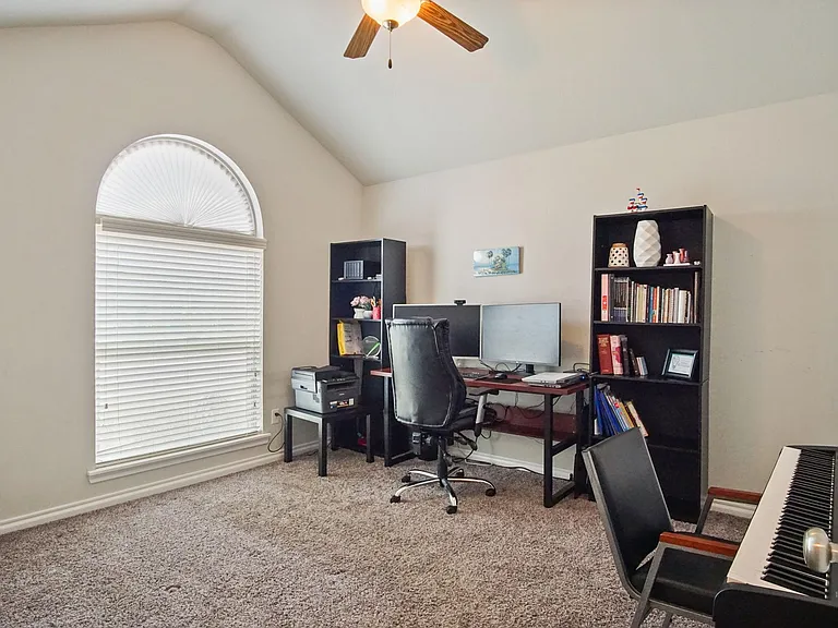 Office/Bedroom 4