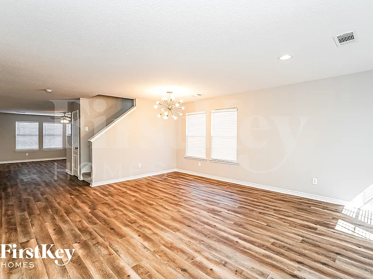 3905 Mantis St — Photo 5