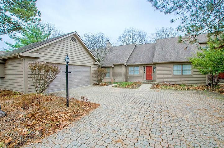 1st image of 33 Donald Ross Dr