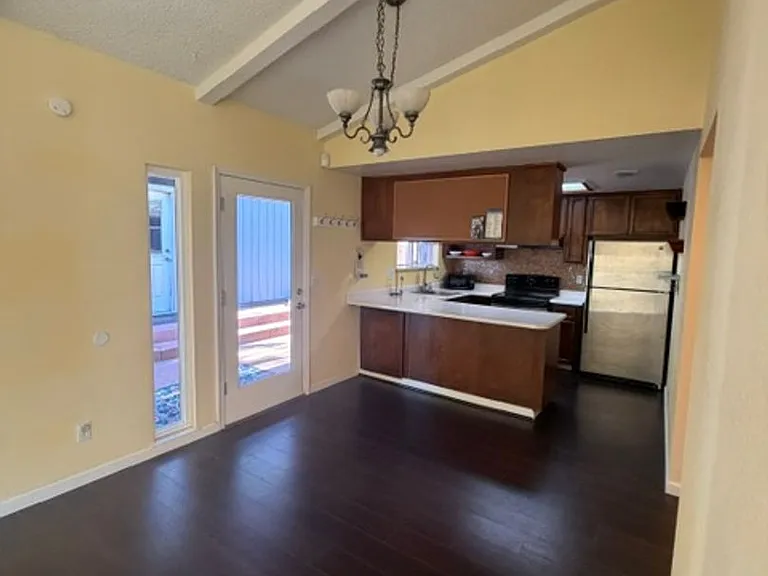 7821 Magnolia Ave — Photo 10