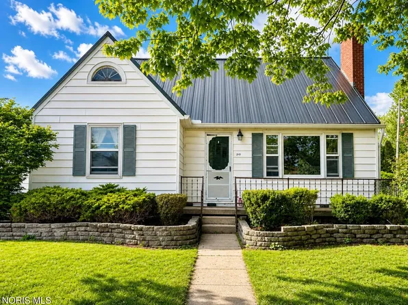 213 E Gerhart St, Edgerton, OH 43517