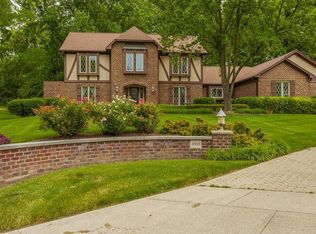 4998 Walther Cir, Dayton, OH 45429