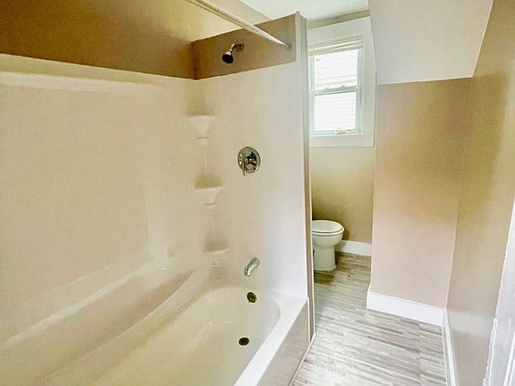 5th image of 98 Sherman Ave #4