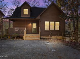 448 Silver Maple Ln, Gatlinburg, TN 37738