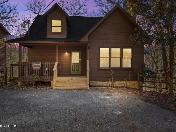 448 Silver Maple Ln, Gatlinburg, TN 37738