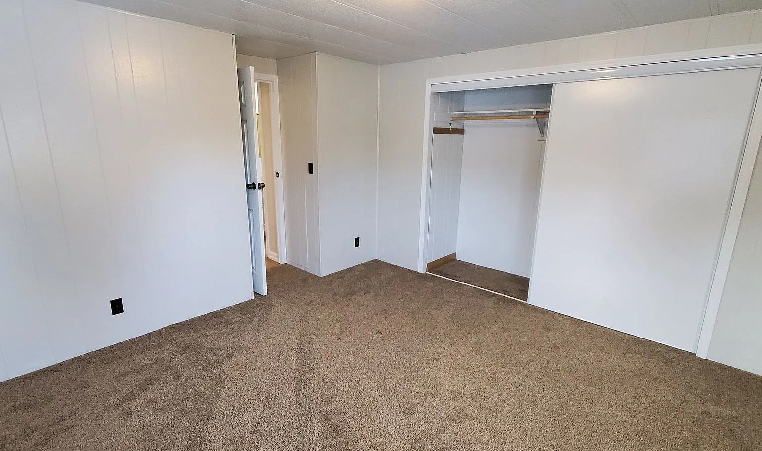 Newly Renovated Home Now Available to Lease! — Photo 2