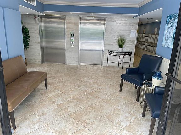 3rd image of 3520 Oaks Way #204