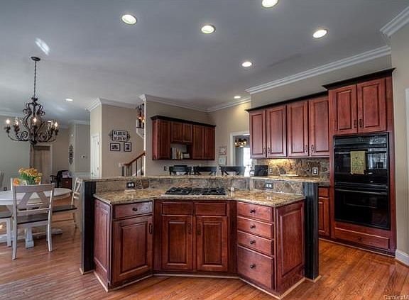 3rd image of 7212 Lucern Ct