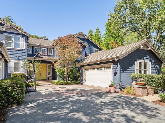 3rd image of 30 Oak Shade Lane