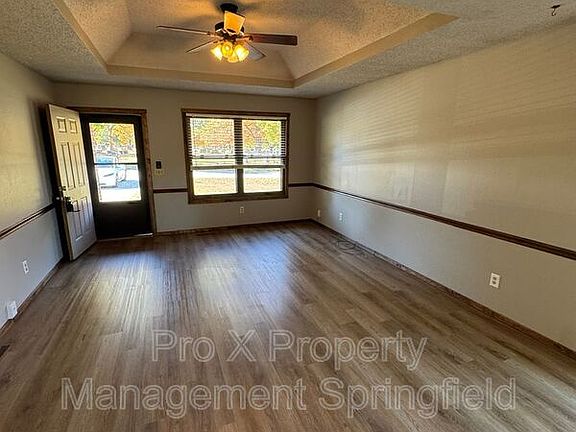 4th image of 3724 N Farm Road 165