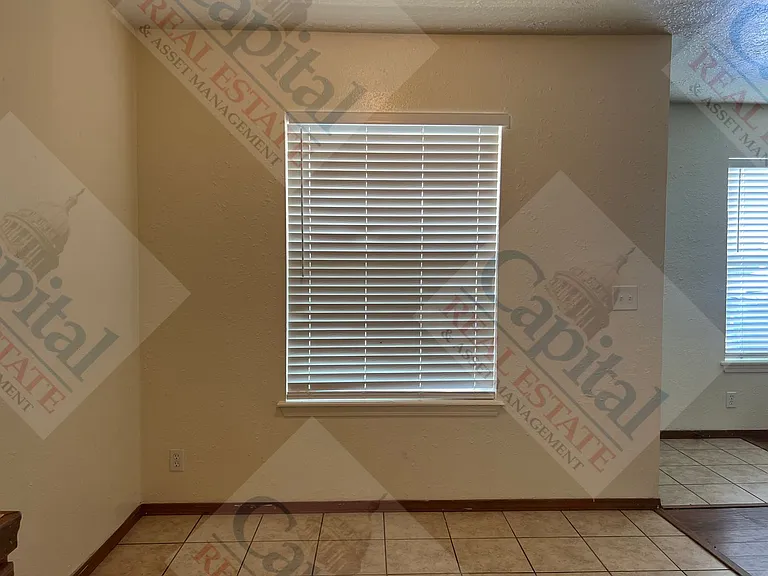 1322 Glen Oaks Ct — Photo 7