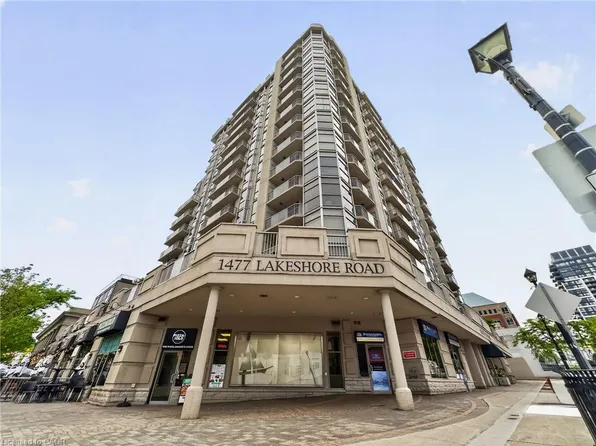 1477 Lakeshore Rd #202, Burlington, ON L7S 1B5