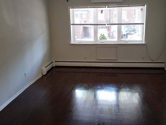 4th image of 1465 E 87th St #1