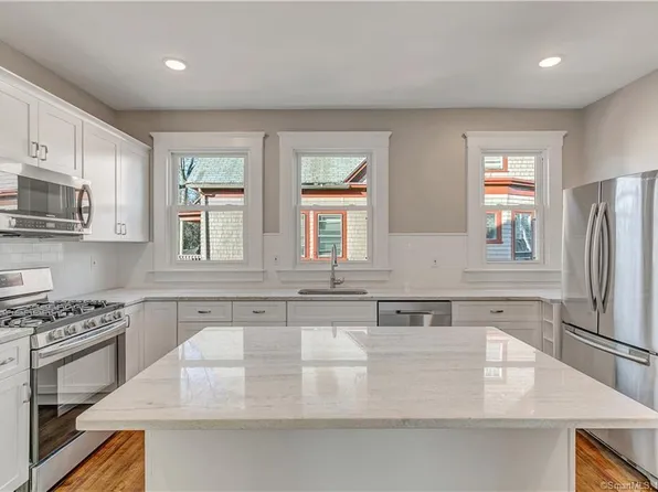 22 Hubinger St #2, New Haven, CT 06511