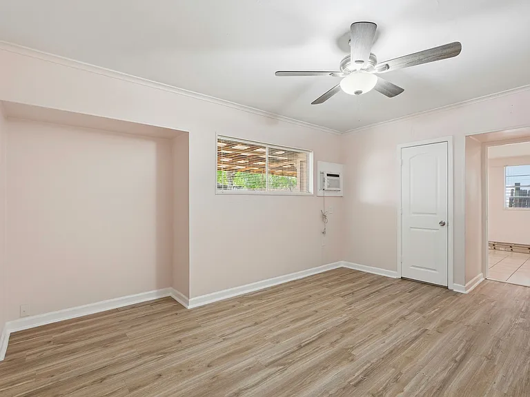207 N Hartsdale Ave — Photo 19