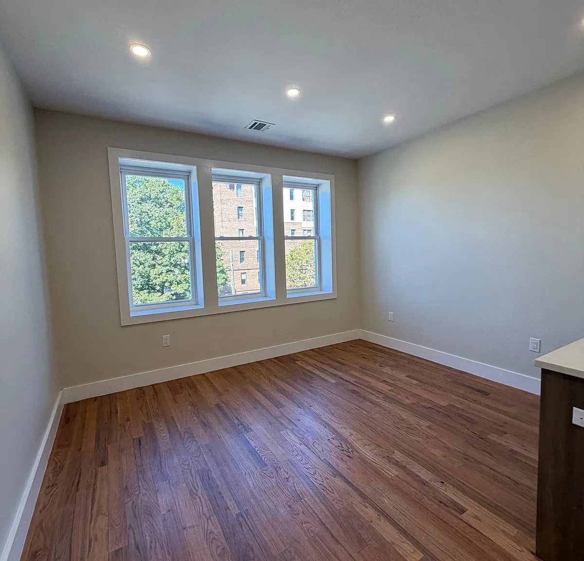 2 bed, 800 sqft, $2,195 — Photo 3