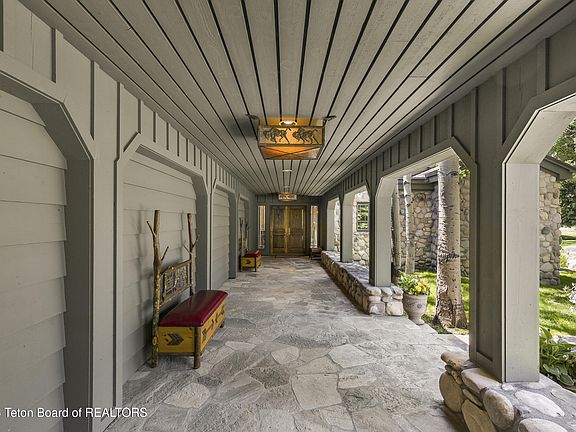 4th image of 50 Huckleberry Dr