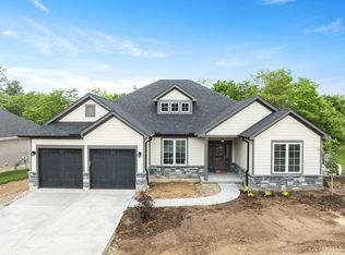 8641 Doris Pl, Cleves, OH 45002