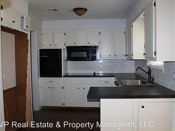 4th image of 3812 Kim Dr