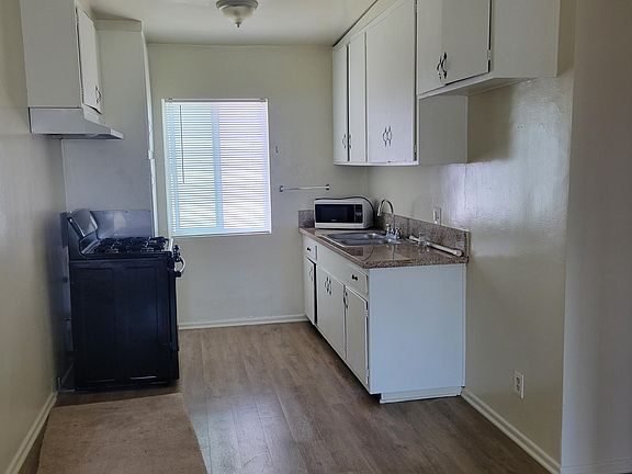 4th image of 16502 Brighton Ave #6