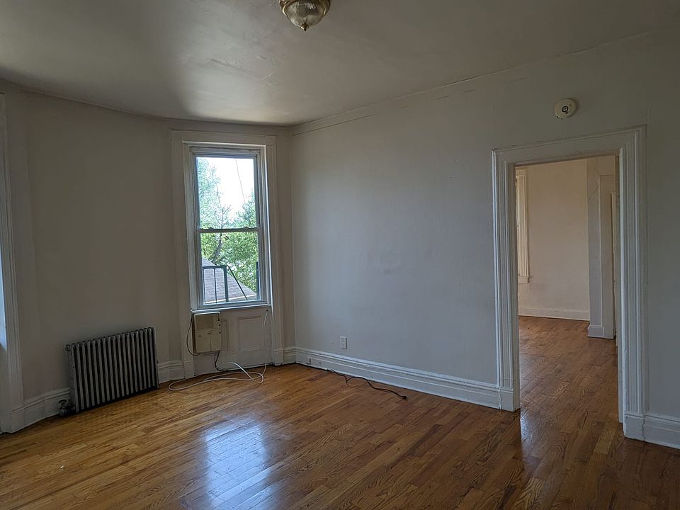 2nd image of 391 Forrest St #7E