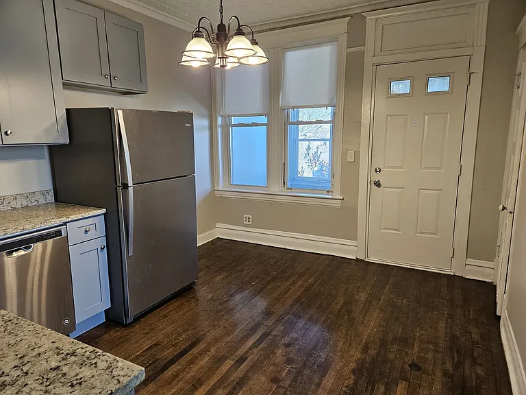 827 W 33rd Pl #1RB — Photo 4