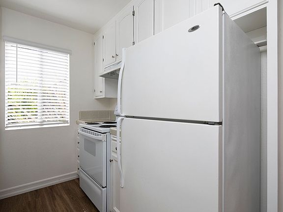 4th image of 4346 Kansas St APT 4