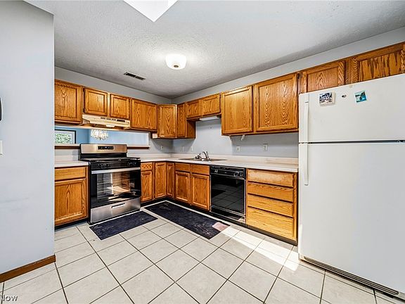 4th image of 6221 Center St
