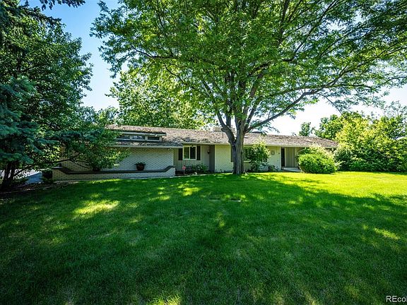 5th image of 24 Lindenwood Dr