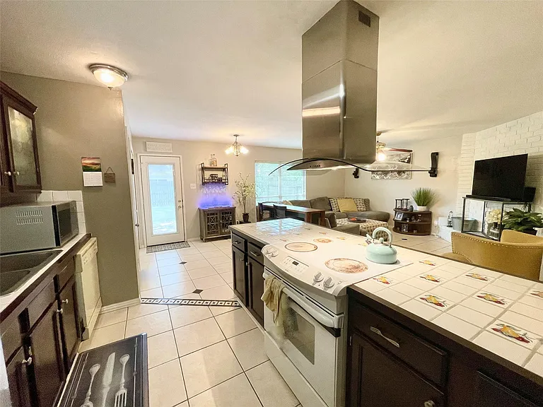 4411 Kacee Dr — Photo 4