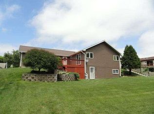 2065 Zuern Dr, Hartford, WI 53027