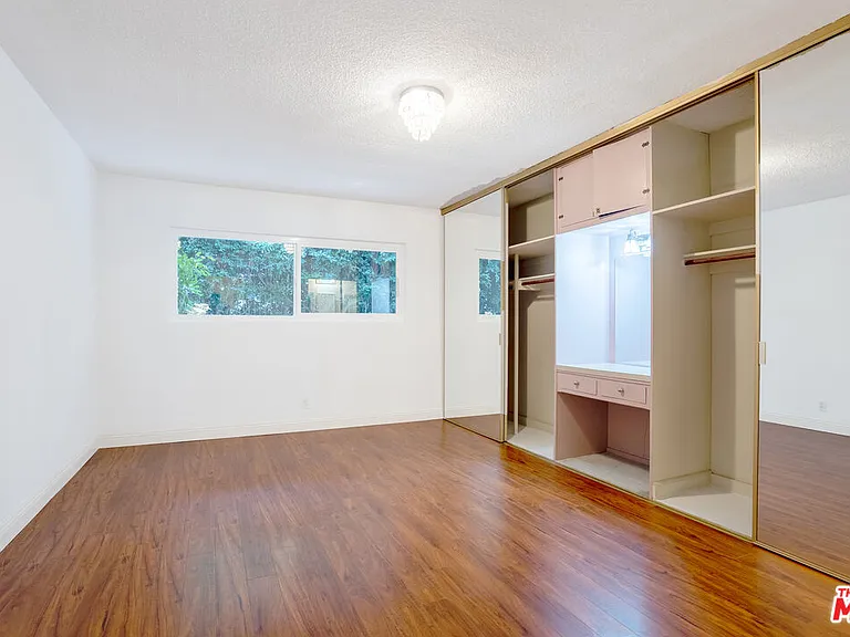 446 S Saint Andrews Pl #3 — Photo 9