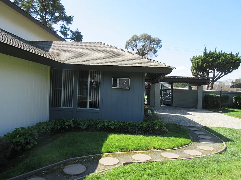 Pine Meadows Apartments — Photo 16