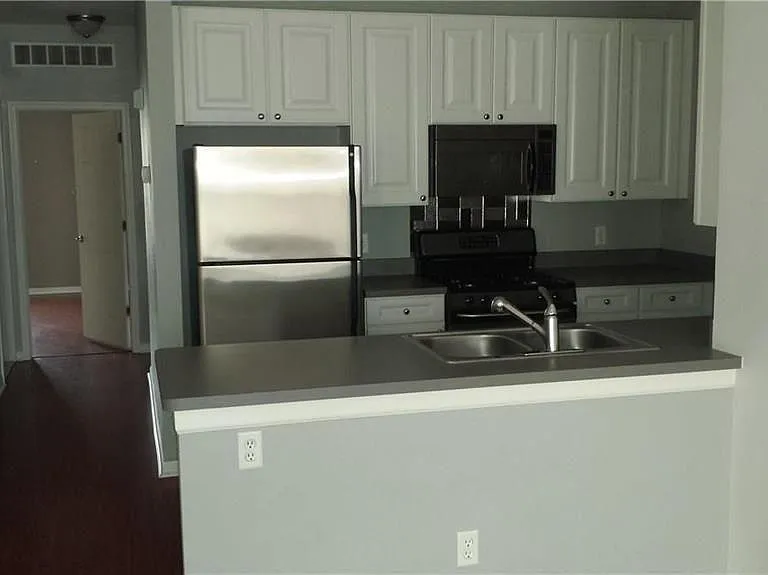2088 Arcadia Dr — Photo 5