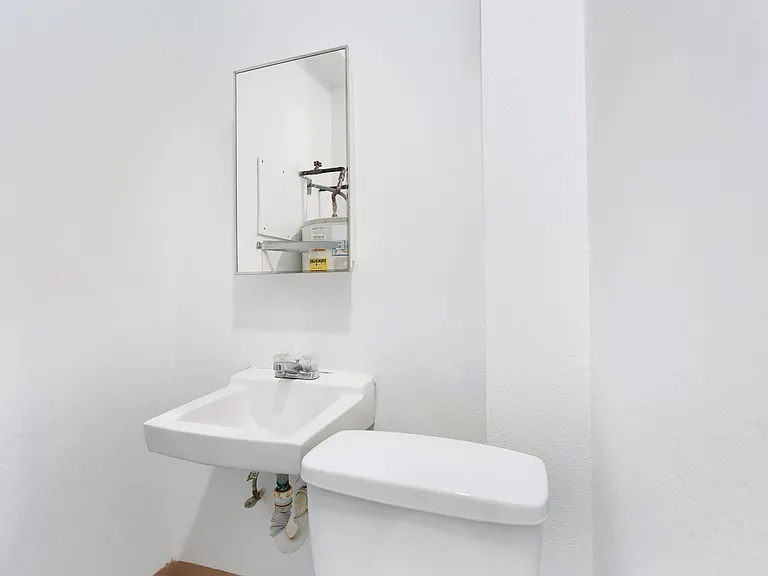 5420 S Tacoma Way — Photo 2