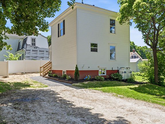 3rd image of 19 Booker Street