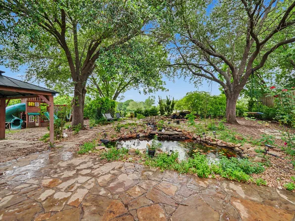 1905 Lakeway Dr, Rowlett, TX 75088