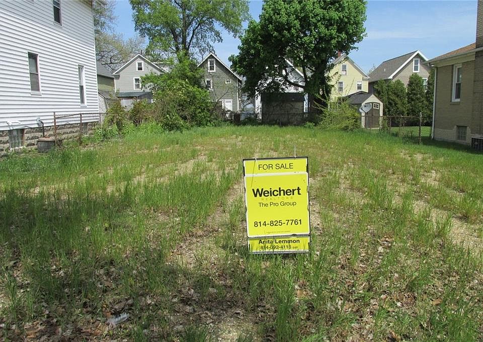 2nd image of 448 W 2nd St