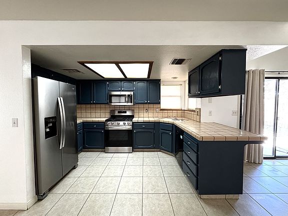 5th image of 336 E Upjohn Ave