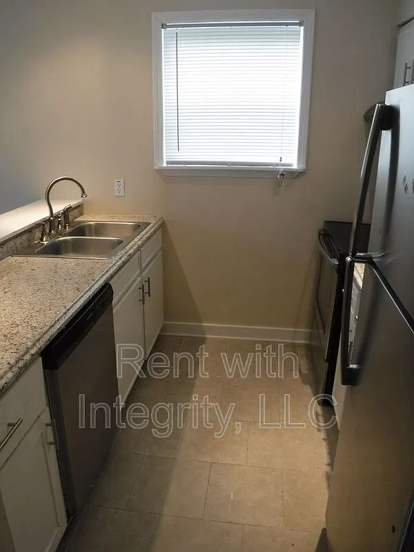 2 bed, 1.0 bath, 885 sqft, $1,050 — Photo 4