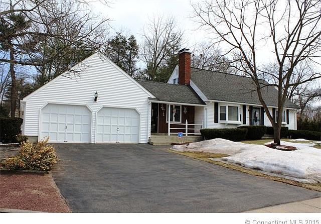1st image of 11 Brentwood Dr