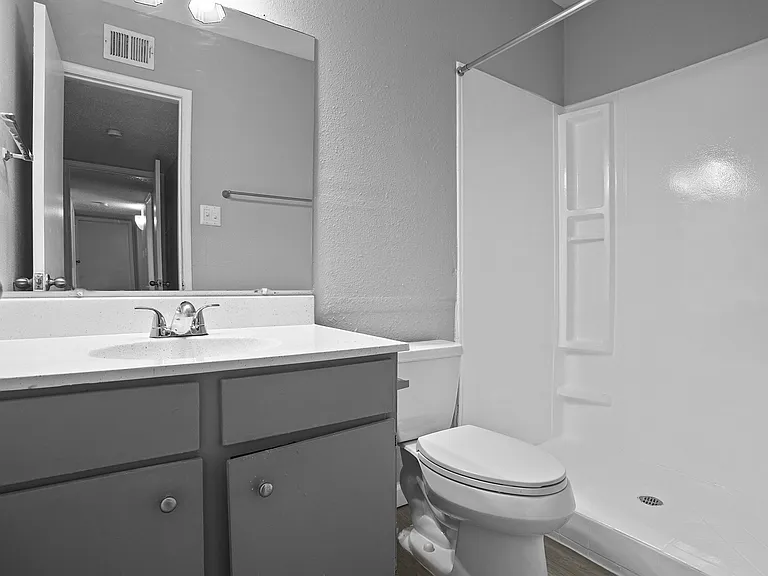 Paso Oeste Apartments — Photo 16