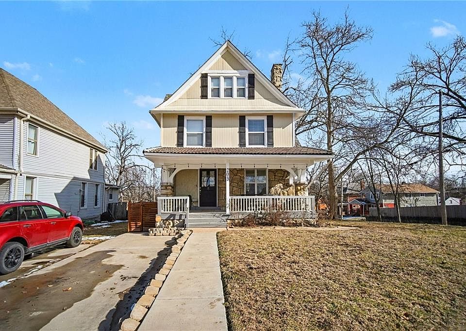 1st image of 203 N Clinton Pl