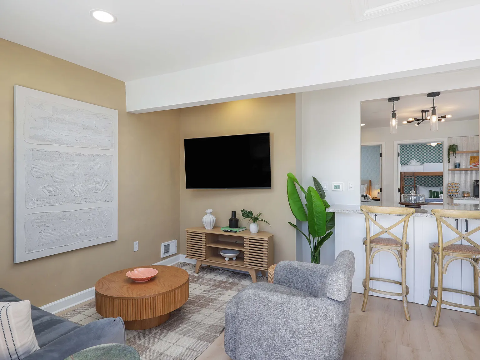 2 bed, 934 sqft, $2,500 — Photo 1