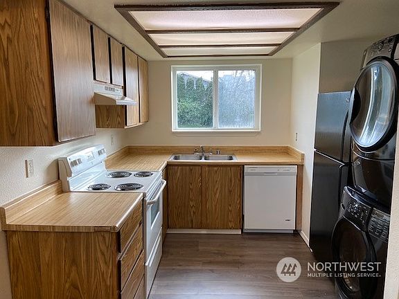 3rd image of 4314 South Cedar Street