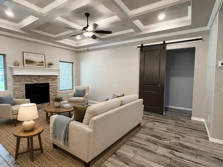 8216 Poplar Dr — Photo 3