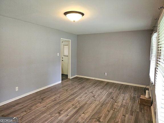 3rd image of 5690 Deerfield Ct