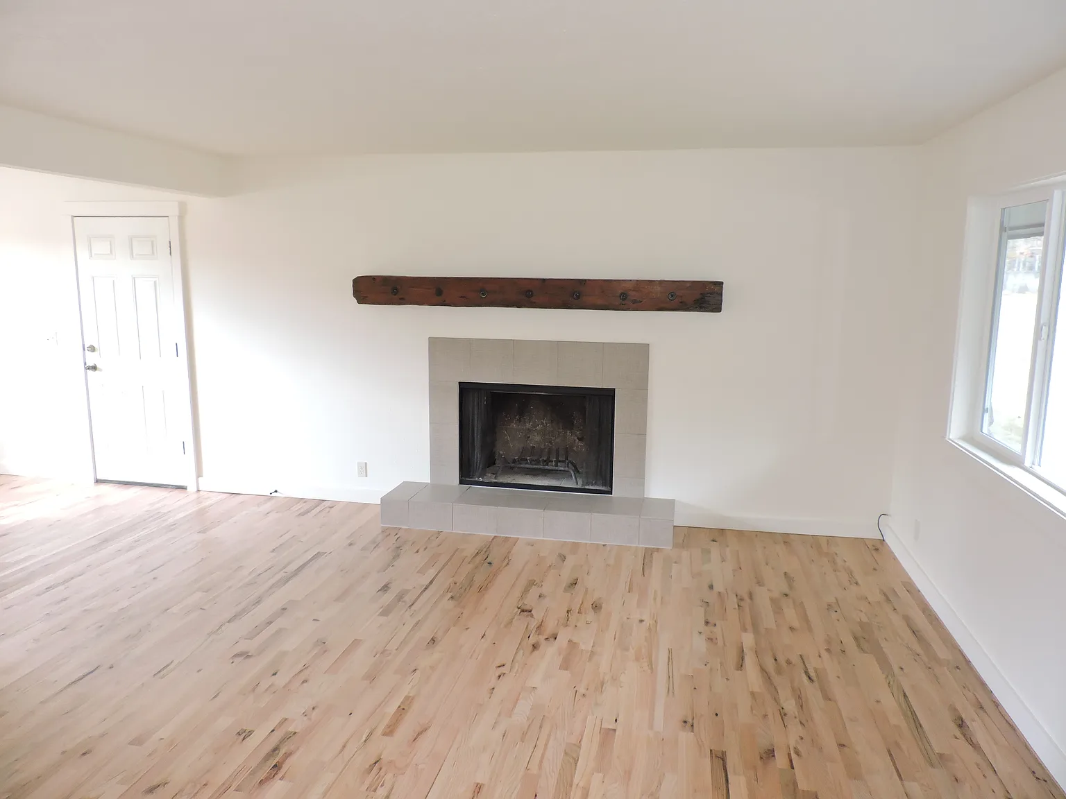 4 bed, 1.5 bath, 1188 sqft, $3,200 — Photo 4
