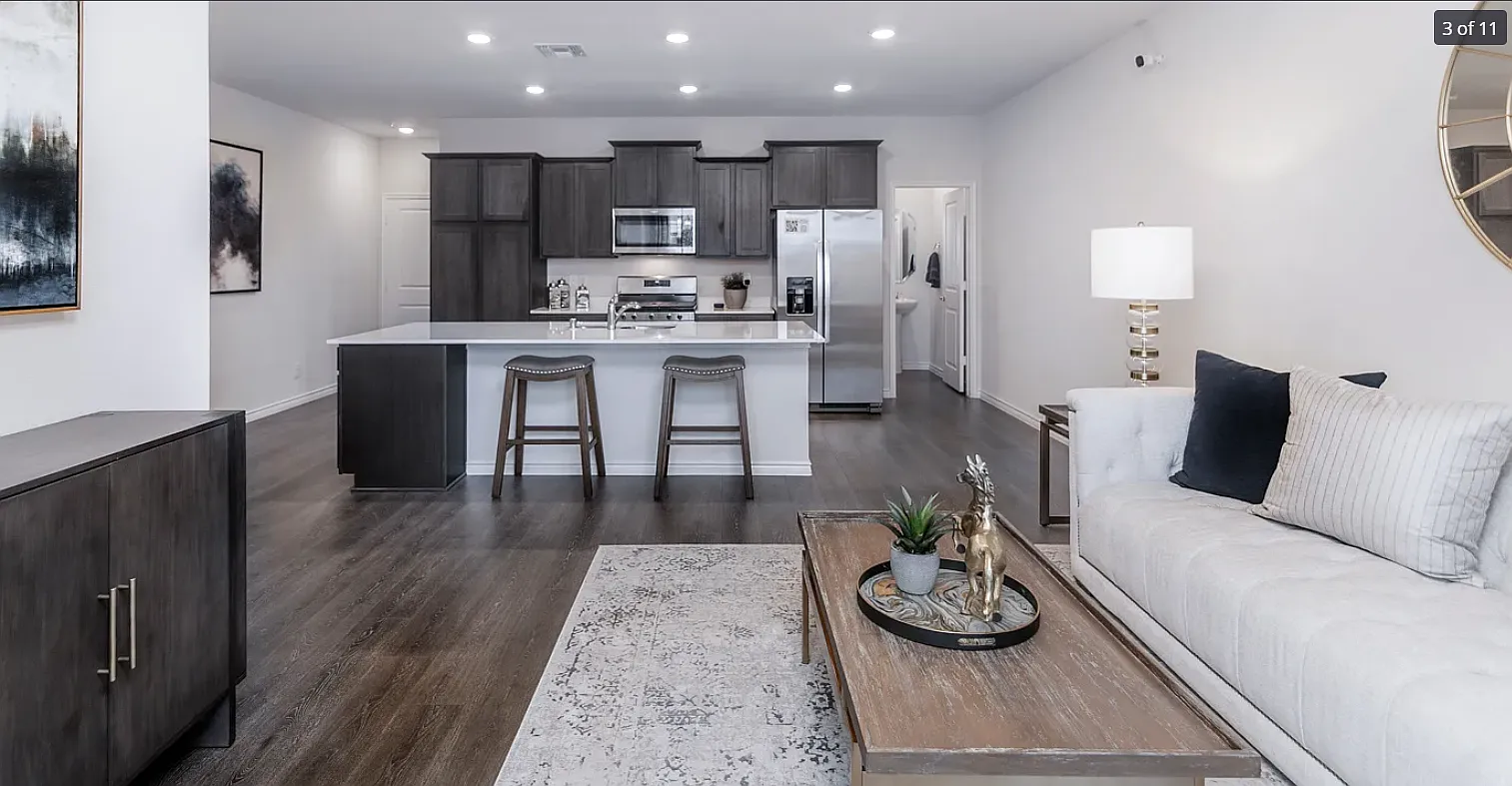 3 bed, 2.5 bath, 1683 sqft, $2,280 — Photo 3