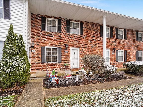 2nd image of 1443 Munroe Falls Ave #6PB